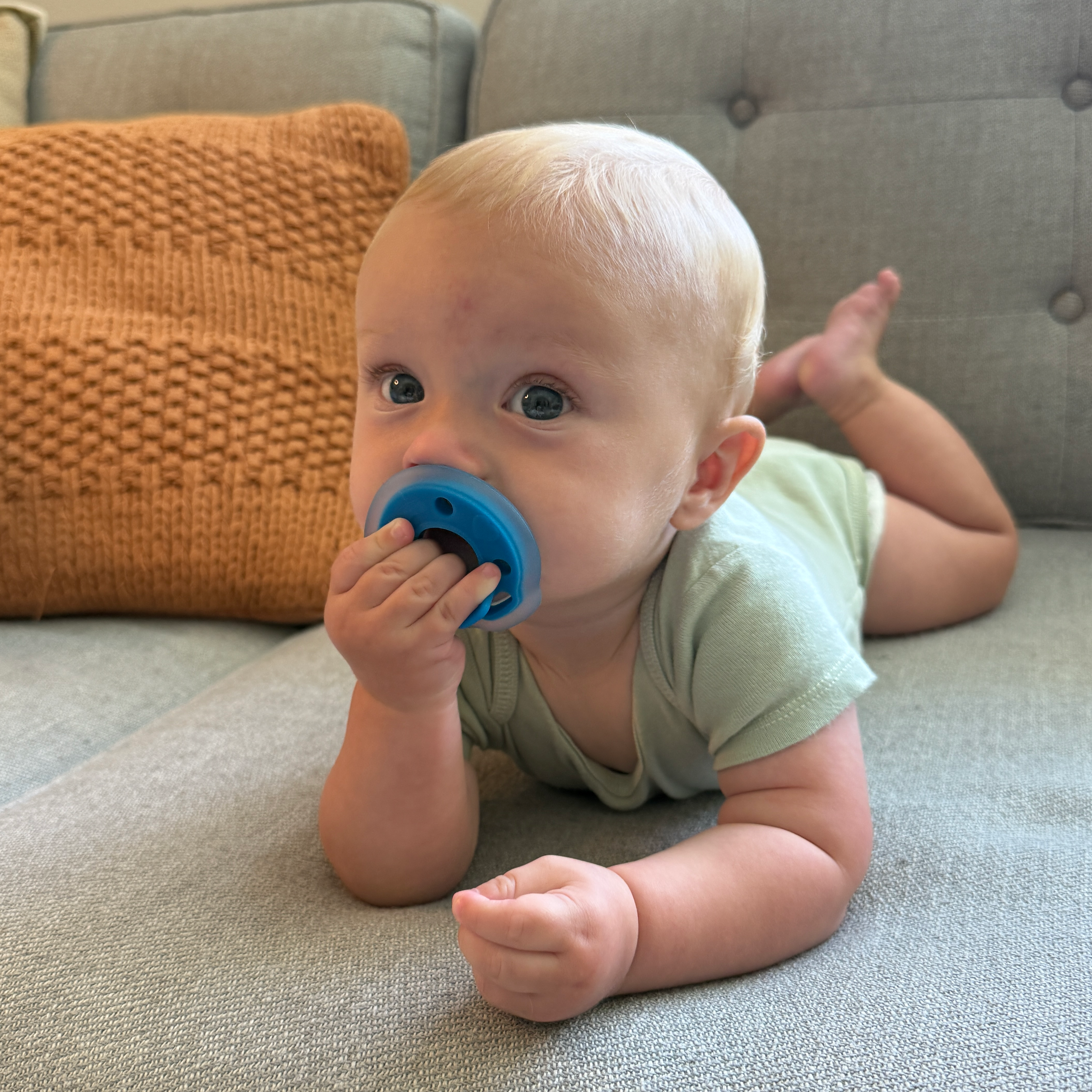 mōmi babypace® breast-like pacifier 2-set in multiple colors