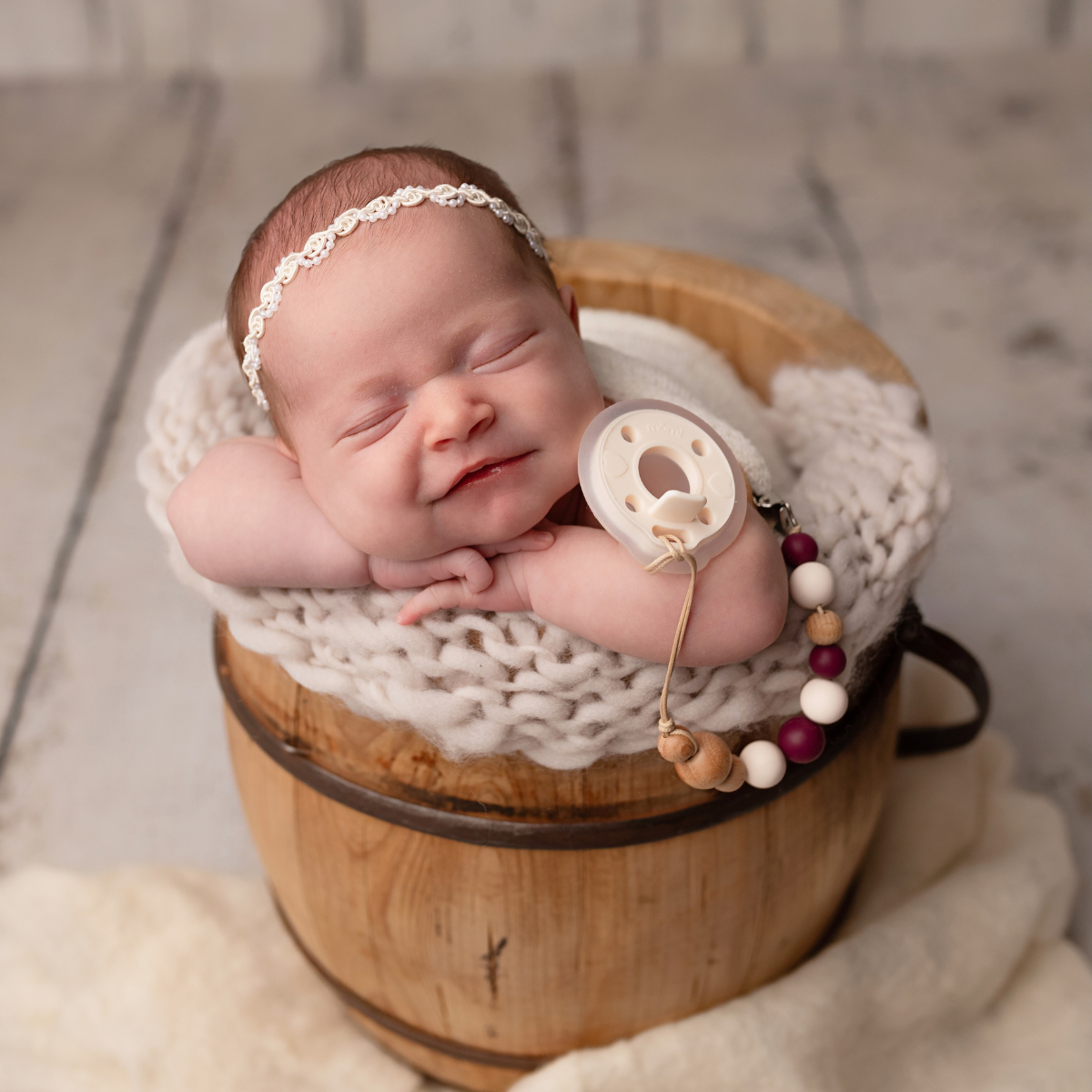 mōmi babypace pacifier gift set - candy cane