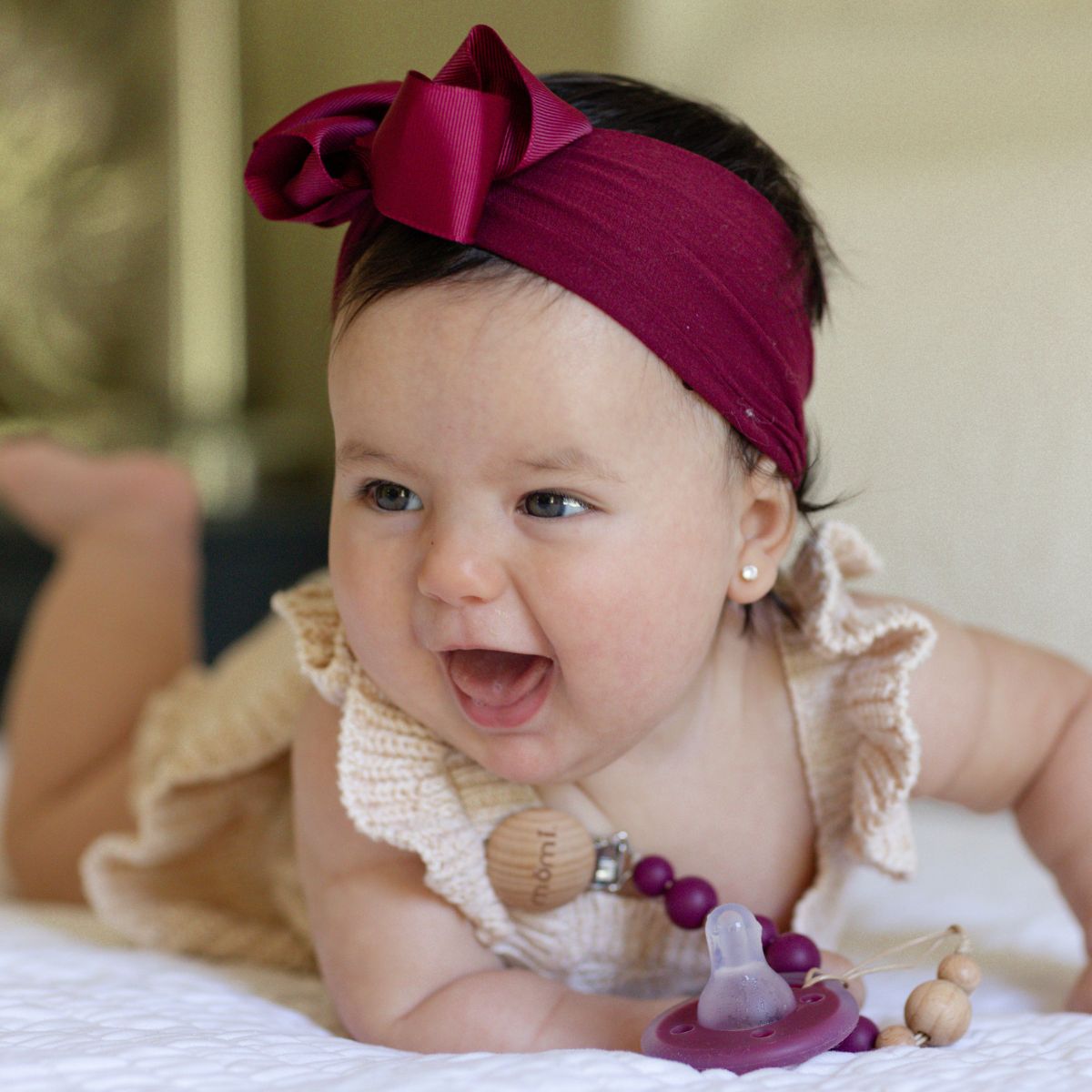 mōmi babypace pacifier clip - cranberry